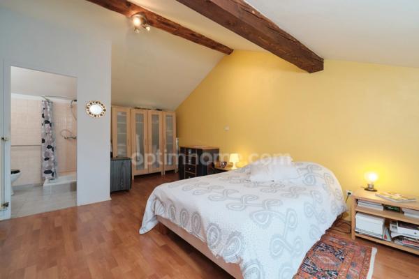 EXCLUSIVITE à Montanay : Propriété de 320m2 alliant Calme, Authenticité et Charme