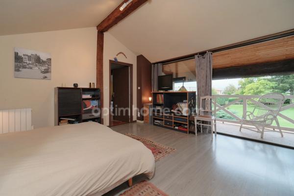 EXCLUSIVITE à Montanay : Propriété de 320m2 alliant Calme, Authenticité et Charme