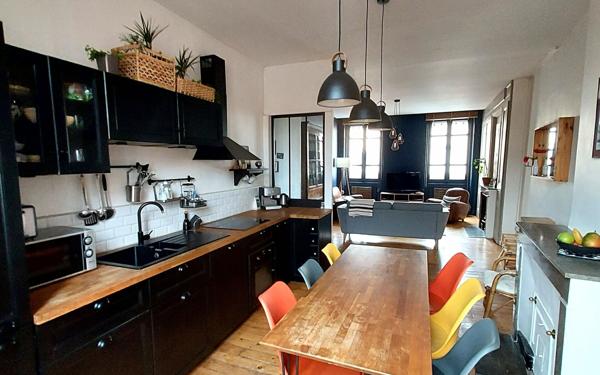 Appartement à vendre    3 pièces • 76 m2 Lyon 8