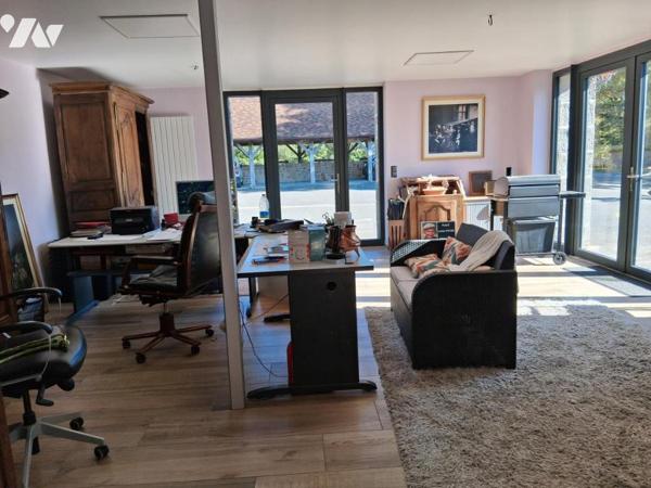 PROPRIETE ATYPIQUE sur 15 Ha - Maison de 570 m² - gites et autres dépendances