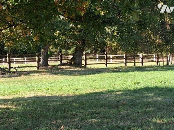 PROPRIETE ATYPIQUE sur 15 Ha - Maison de 570 m² - gites et autres dépendances