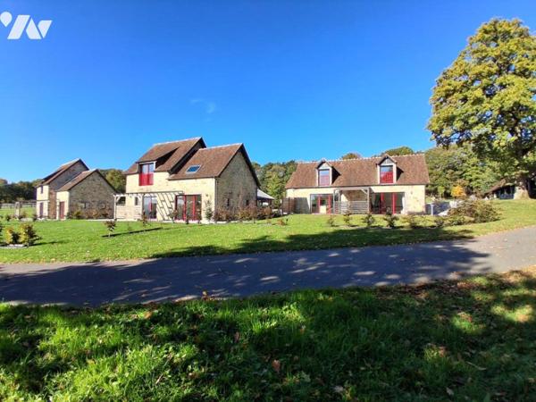 PROPRIETE ATYPIQUE sur 15 Ha - Maison de 570 m² - gites et autres dépendances