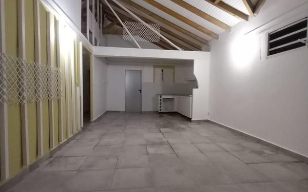 Appartement à louer    3 pièces •  Basse-Terre