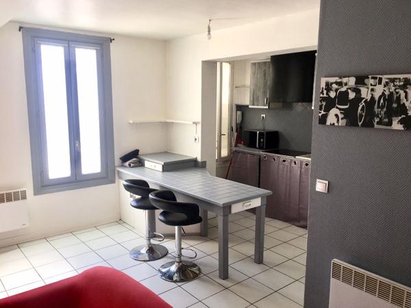 SAINTES, Immeuble de rapport, rare à la vente.