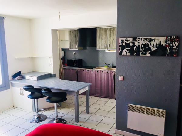 SAINTES, Immeuble de rapport, rare à la vente.