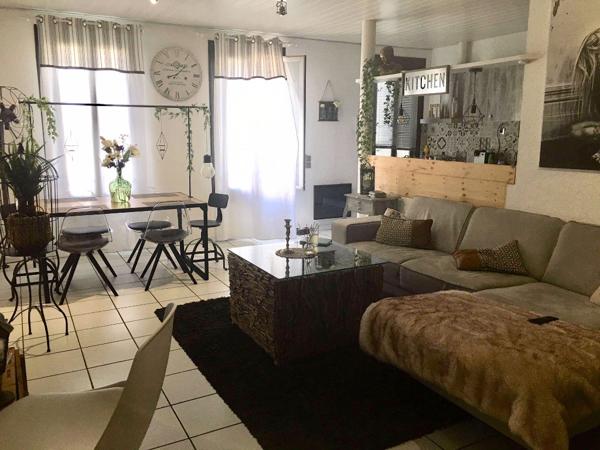 SAINTES, Immeuble de rapport, rare à la vente.