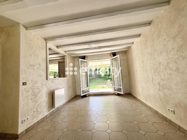 Maison
         5 pièces
        - 100 m² 319 000 € *