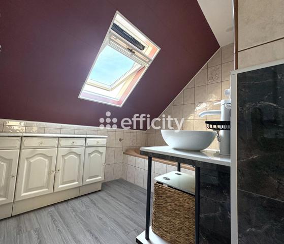 Maison
         5 pièces
        - 100 m² 319 000 € *