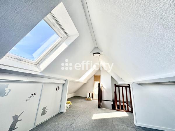 Maison
         5 pièces
        - 100 m² 319 000 € *