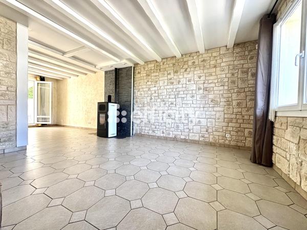 Maison
         5 pièces
        - 100 m² 319 000 € *