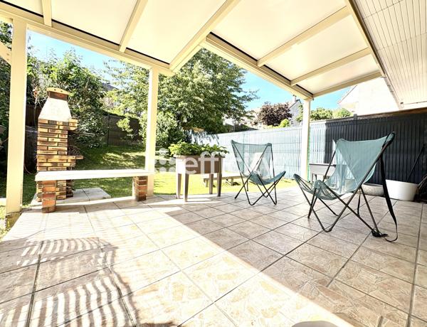 Maison
         5 pièces
        - 100 m² 319 000 € *