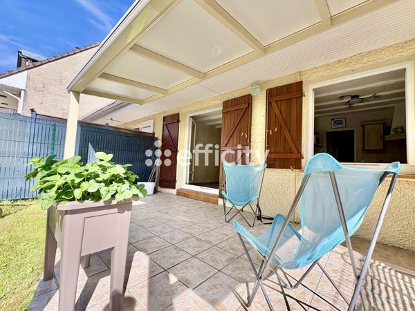Maison
         5 pièces
        - 100 m² 319 000 € *