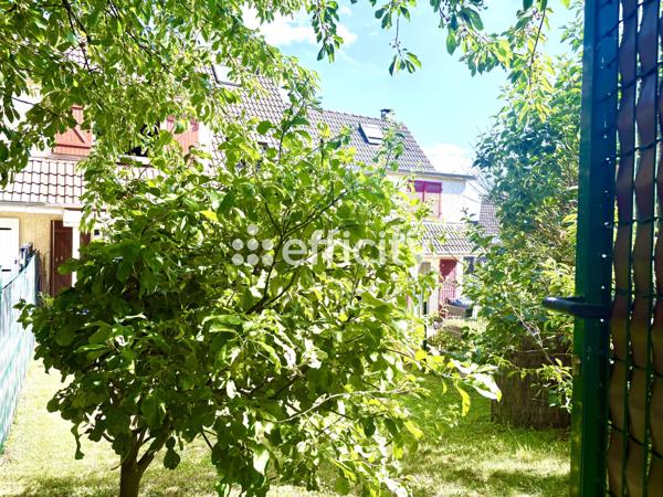 Maison
         5 pièces
        - 100 m² 319 000 € *