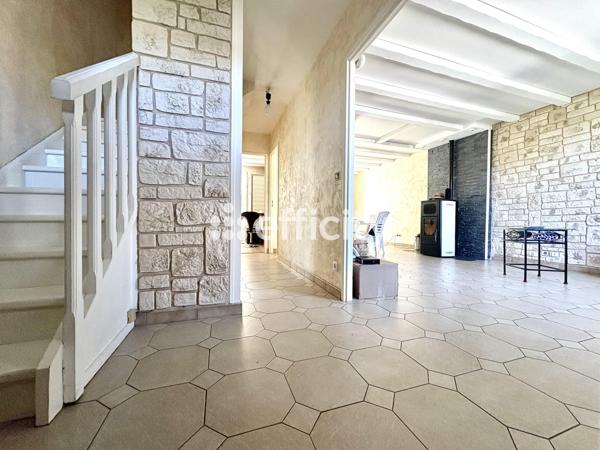 Maison
         5 pièces
        - 100 m² 319 000 € *