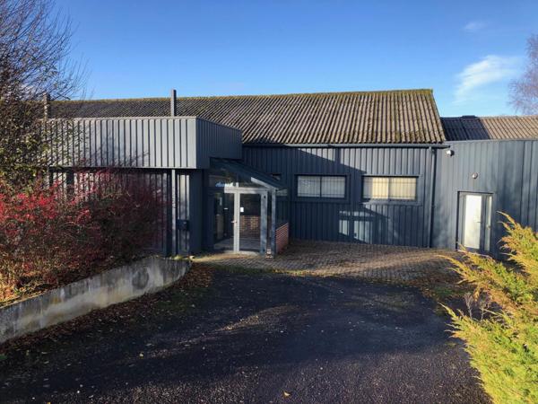 Bâtiment polyvalent de 1500m²