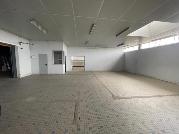 Bâtiment polyvalent de 1500m²