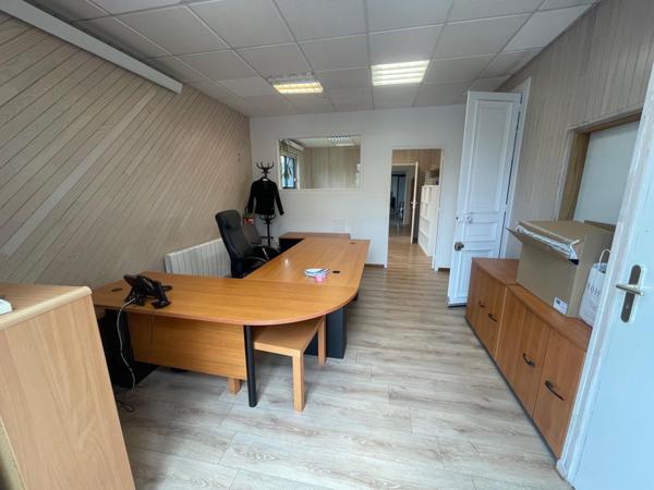 Bâtiment polyvalent de 1500m²