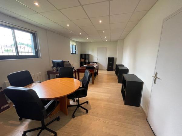 Bâtiment polyvalent de 1500m²