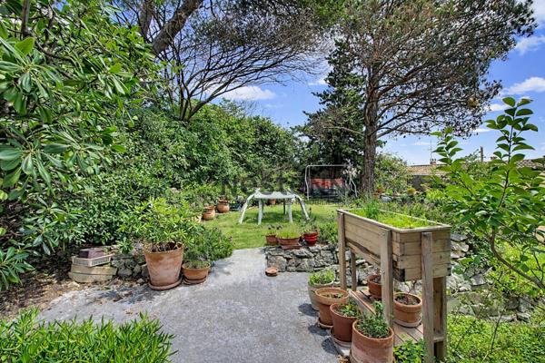 Maison familiale type 4 /5 avec dépendance de Type2/3 , Vue dominante