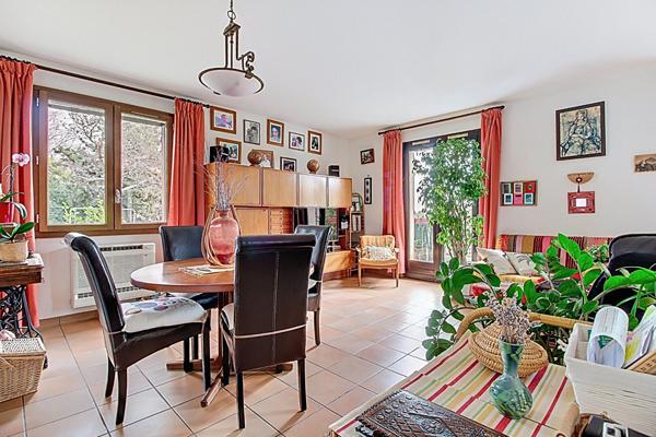 Maison familiale type 4 /5 avec dépendance de Type2/3 , Vue dominante