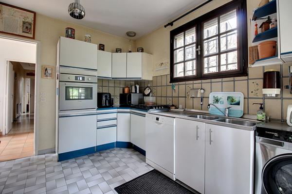 Maison familiale type 4 /5 avec dépendance de Type2/3 , Vue dominante