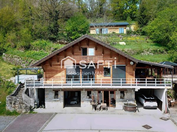 Chalet sur le coteau, vue panoramique