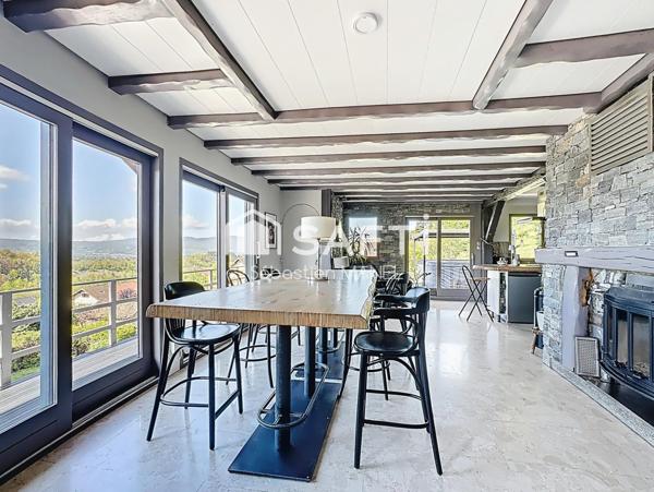 Chalet sur le coteau, vue panoramique