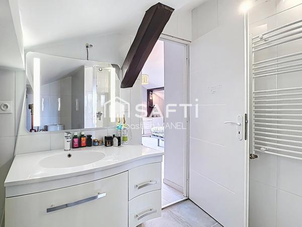 Chalet sur le coteau, vue panoramique