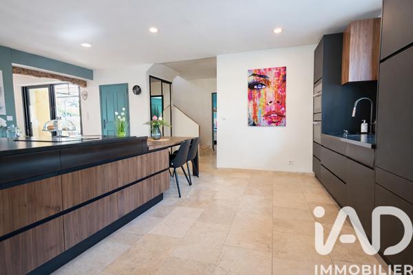 Maison à vendre 10 pièces 272 m² Peyrolles-en-Provence