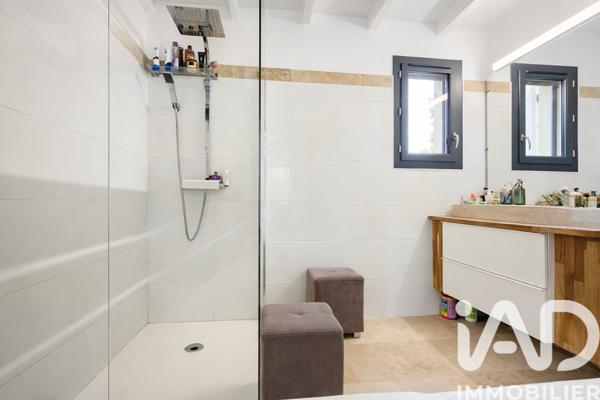 Maison à vendre 10 pièces 272 m² Peyrolles-en-Provence