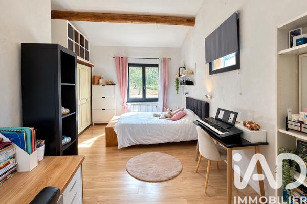 Maison à vendre 10 pièces 272 m² Peyrolles-en-Provence