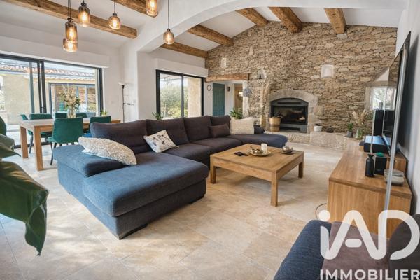 Maison à vendre 10 pièces 272 m² Peyrolles-en-Provence