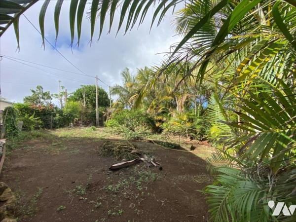 TROIS BASSINS maison F4 sur 601 m² de terrain