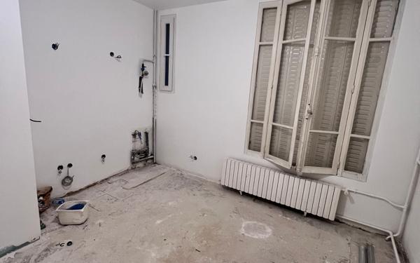 Appartement à vendre    1 pièce • 21 m2 Paris 18