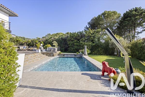 Maison à vendre 8 pièces 300 m² Aix-en-Provence