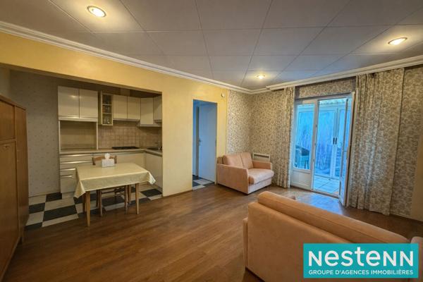 Maison à vendre à Vaulx-en-Velin - Maison divisée en 3 appartements. Terrain de 512m²