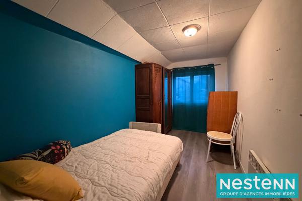 Maison à vendre à Vaulx-en-Velin - Maison divisée en 3 appartements. Terrain de 512m²