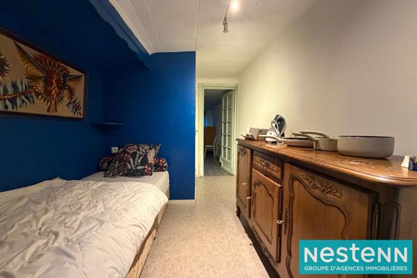 Maison à vendre à Vaulx-en-Velin - Maison divisée en 3 appartements. Terrain de 512m²