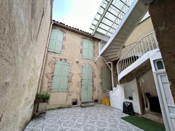 Immeuble à vendre    1 pièce •  Fleurance