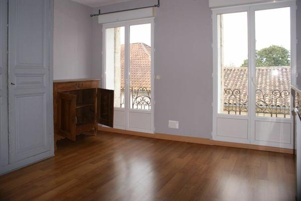 Immeuble à vendre    1 pièce •  Fleurance