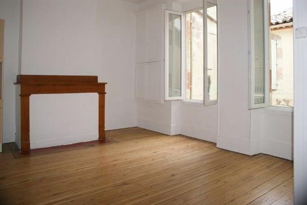 Immeuble à vendre    1 pièce •  Fleurance