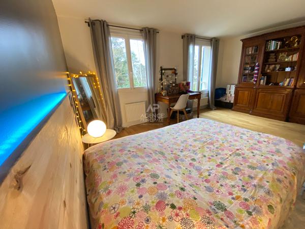 A LOUER- Maison meublé 5 pièces -SAINT-GERMAIN-EN-LAYE - Quartier Sous-Préfecture Loyer 3 500 €/mois charges comprises **  - Référence  18404