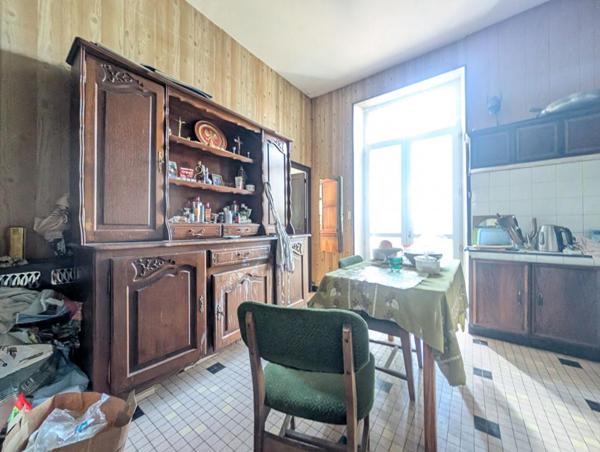 A vendre  Maison  de caractère - Centre historique de Thouars 5/6 pièce(s) 79100