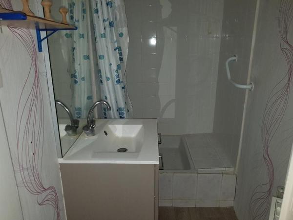 Appartement 3 pièces de 70 m² à St genest lerpt