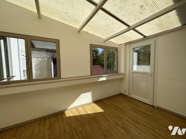 CALAIS CURIE, maison avec entrepôt