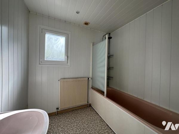 CALAIS CURIE, maison avec entrepôt
