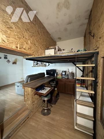 CALAIS CURIE, maison avec entrepôt