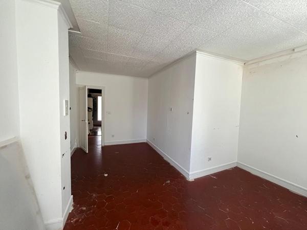 T2 lumineux charme ancien à Pantin