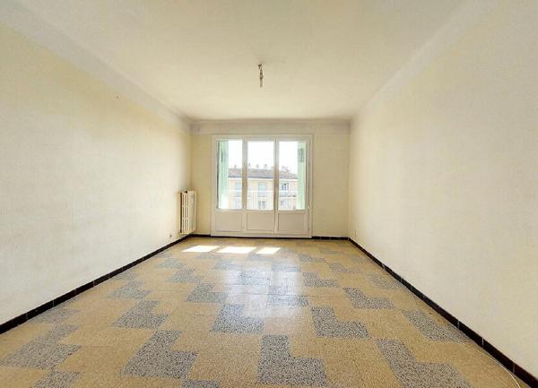 Appartement à vendre    3 pièces •  Manosque