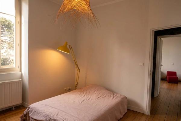 Vente                                                      Maison
                        
                     5 pièces                      105 m2                     à Brive-la-Gaillarde